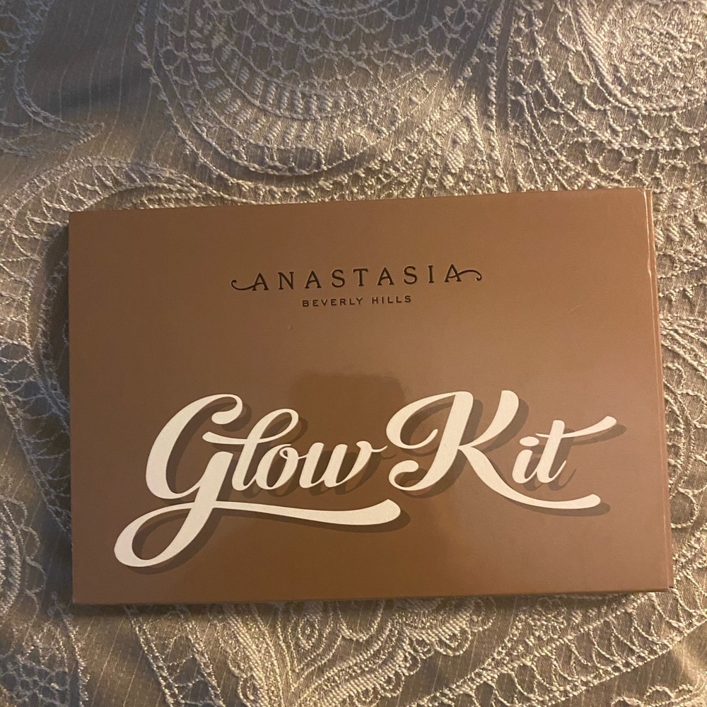Anastasia Beverly Hills Ultimate Glow Kit